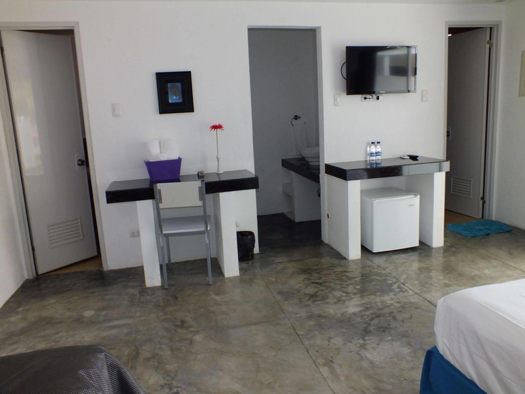 Paboreal Boutique Hotel Puerto Princesa Eksteriør billede